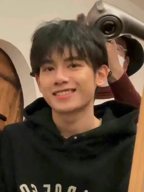 瘦下来的胡先煦也太帅了吧快去拍偶像剧