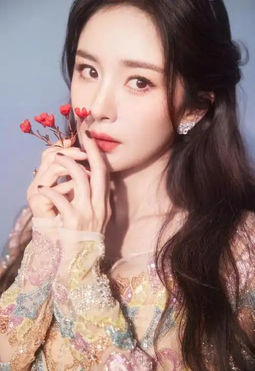 好心动杨幂最新美照来袭