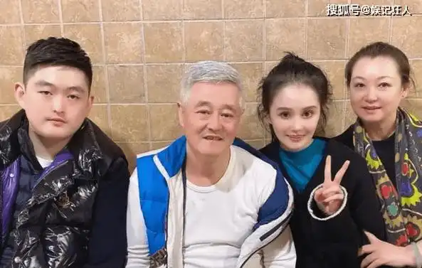 赵本山女儿怀孕八个月,大肚写真曝光!