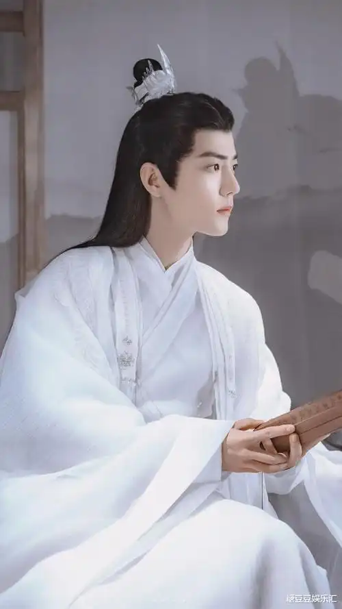 肖战新剧官宣,白衣造型仙气十足神似白子画,网友建议肖战古装半永久