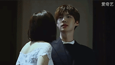 韩剧灰姑娘与四骑士安宰贤拥抱gif动图_动态图_表情包下载_soogif