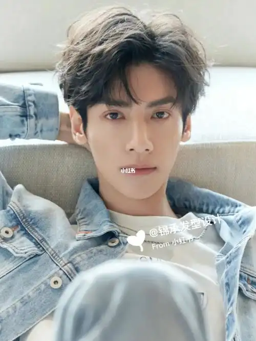 男生短发发型 男士发型设计 男士流行发型 锡纸烫 纹理烫 定位烫