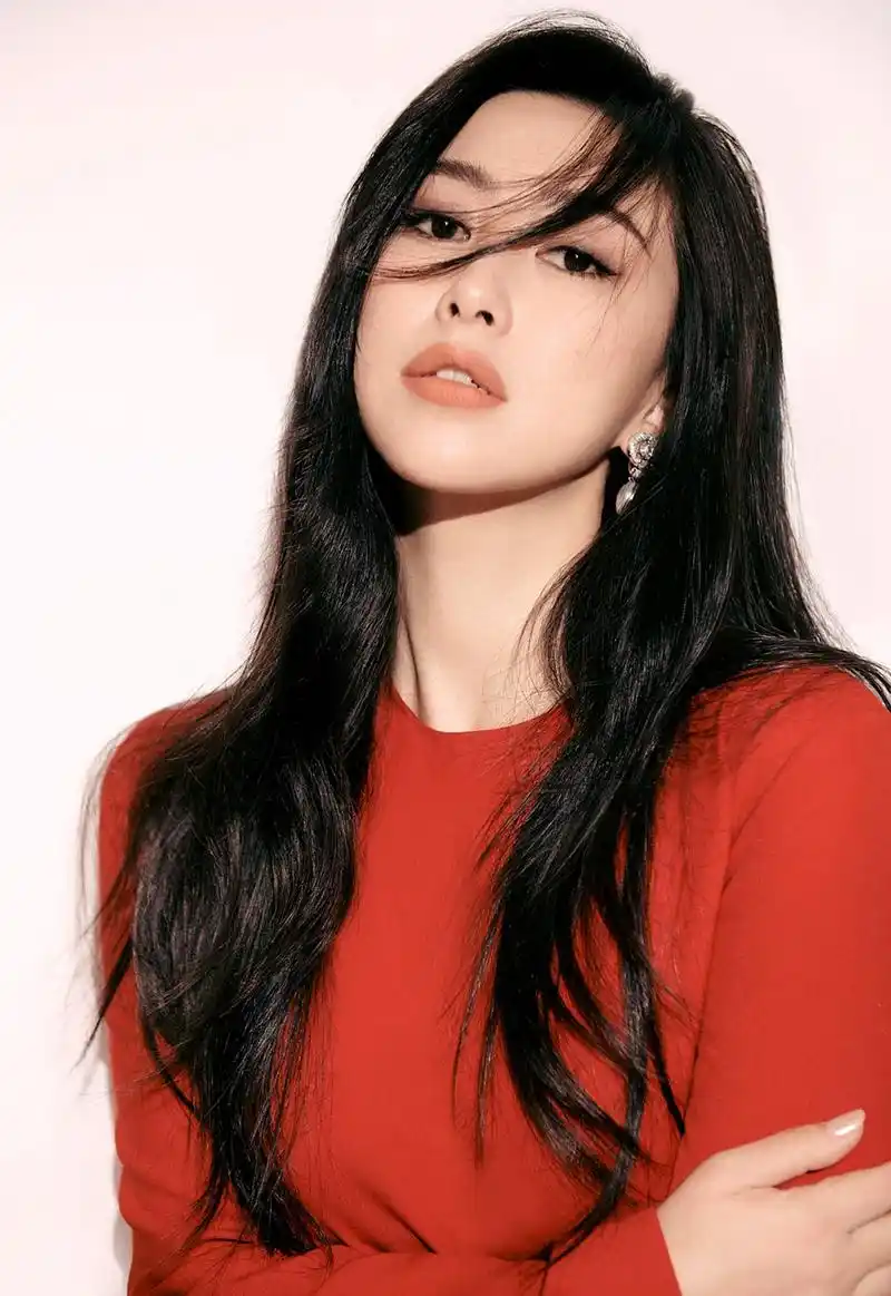 朱珠红色连衣裙时尚写真