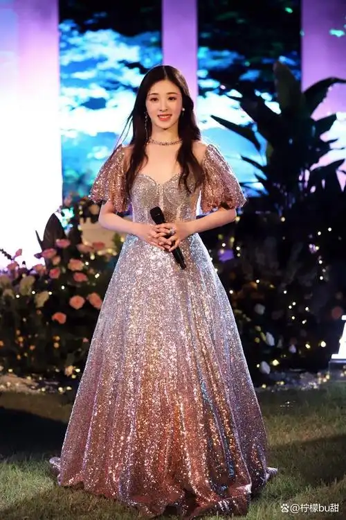 张含韵是一位中国内地流行乐女歌手和影视演员,出生于1989年4月9日.