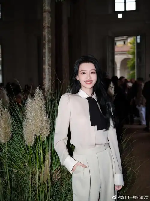 孙怡米兰看秀生图状态