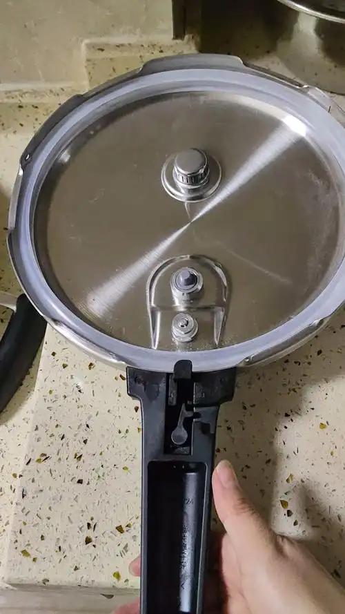 爱仕达高压锅合不上盖子