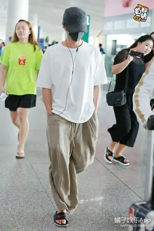 邢昭林发糖,pgone甜笑,最近爆红的两个人我们都get了!