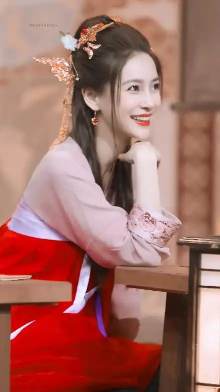 《巧手神探》angelababy穿汉服简直仙女本仙,网友:是我的贵妃!