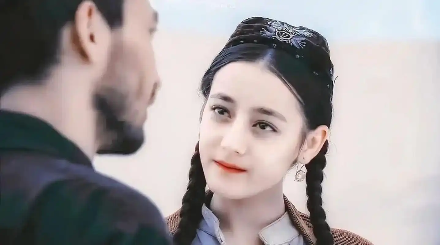 那时候的迪丽热巴青涩懵懂.就像青苹果一样!快来一睹为快吧!