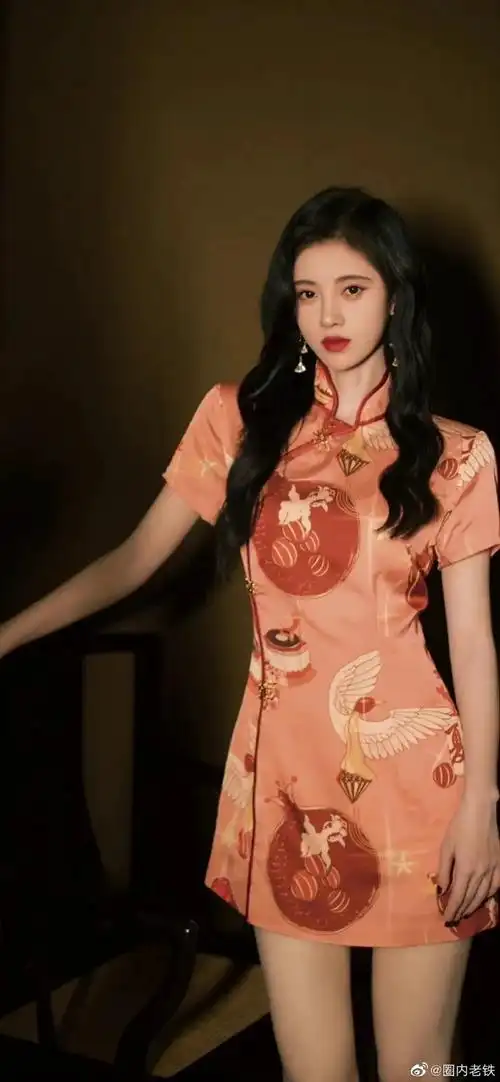 鞠婧祎旗袍造型