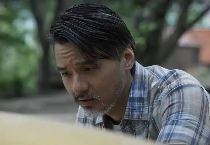 暗夜行者:李易峰的脸,冯德伦的皱纹,打了多少"滤镜"男明星的脸_廖警官