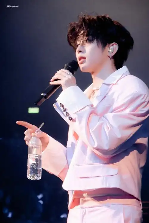 我的可爱小粉,看见就有好心情!  爱属人了  #蔡徐坤#|#kun