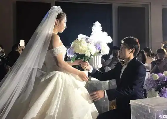 国乒大喜事!丁宁队友520甜蜜完婚,国乒一姐现场深情祝福