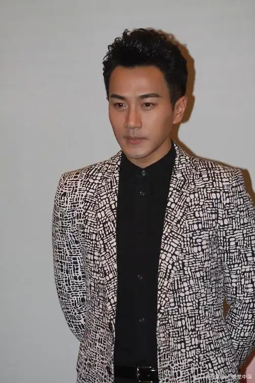 刘恺威变痴情男主,主演阵容大换血,《伪装者2》即将袭来!