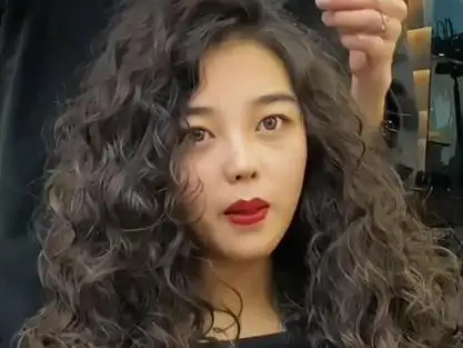 法式羊毛卷#今日发型推荐 #羊毛卷 #慵懒法式烫 #港风蛋卷头