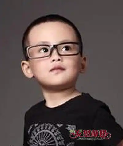 3岁男童适合理什么发型 3岁小男孩发型图片(4