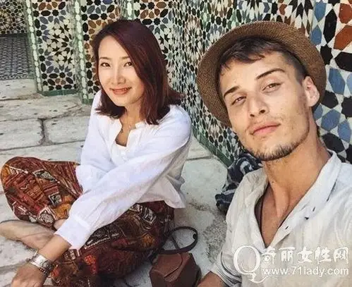 陈赫前妻许婧男友秀肌肉养眼 与外籍新欢甜蜜相依画面幸福养眼