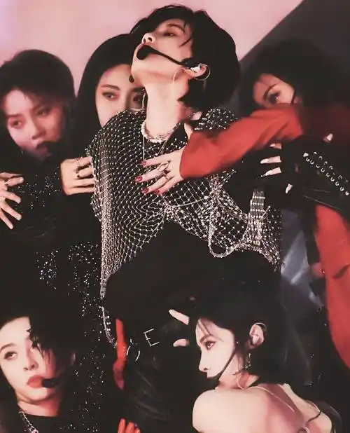 the9首秀成功翻盘,刘雨昕c位却被陆柯燃抢走风头,虞书欣唱功惊人获