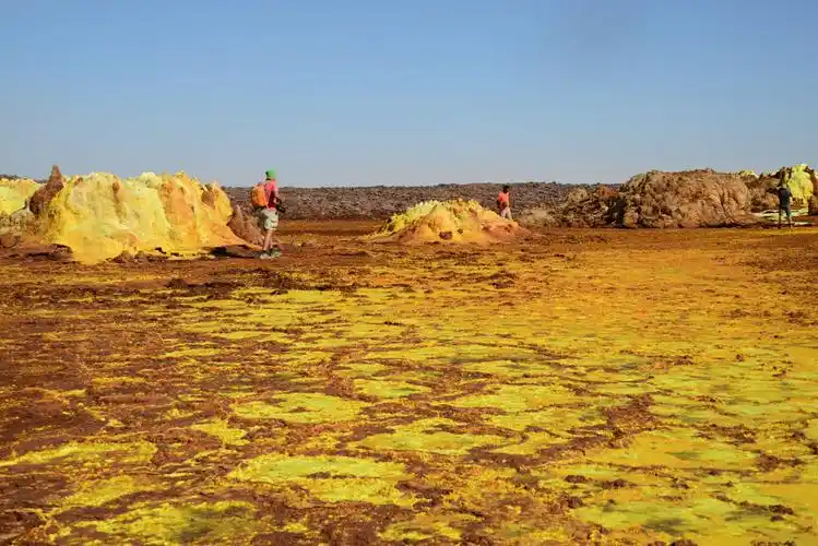 神奇的硫磺湖.盐湖
