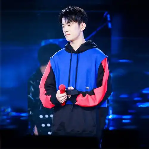 卫衣女 学生_tfboys易烊千玺明星同款衣服拼接卫衣连帽秋冬帽衫学生