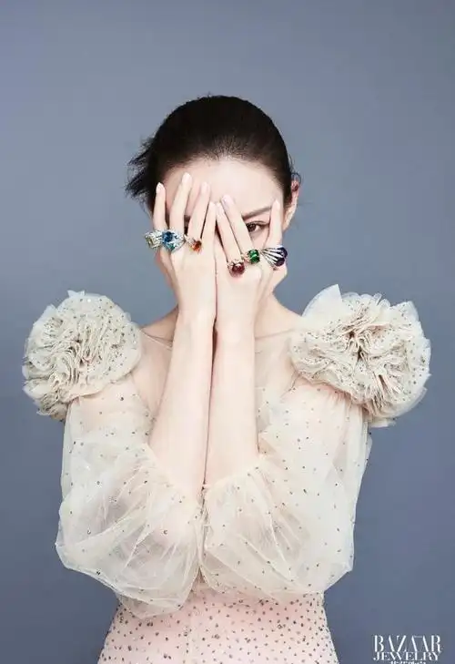 倪妮佩戴蒂芙尼珠宝拍摄《芭莎珠宝》杂志封面 – 我爱钻石网官网