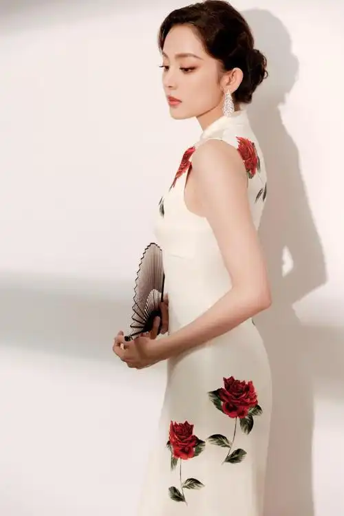 古力娜扎和刘诗诗同框引热议新造型展现东方女性魅力优雅风韵