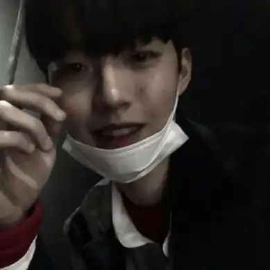 妖孽男生头像高清骚气的腹黑妖孽真人帅哥头像图片