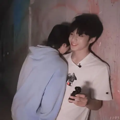 宋亚轩刘耀文时隔三年鬼屋20来啦没人能不磕晕过去呼吸机警告6060