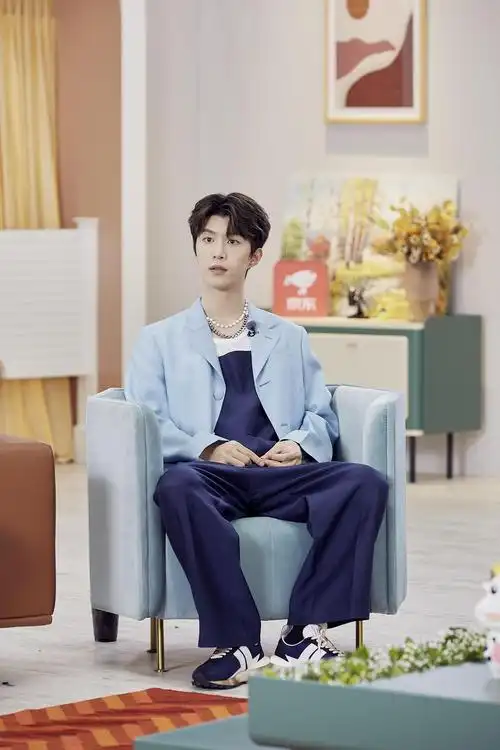 投票选出家务男2范丞丞最佳棚内造型(最佳所以是单选)