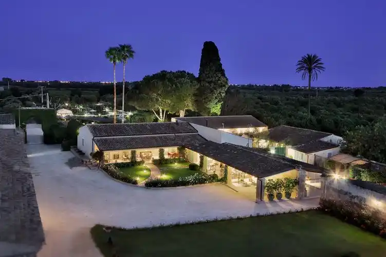 克拉里女士度假村