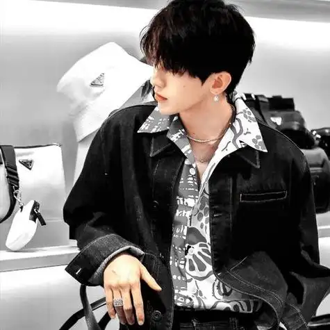 蔡徐坤头像身法少年