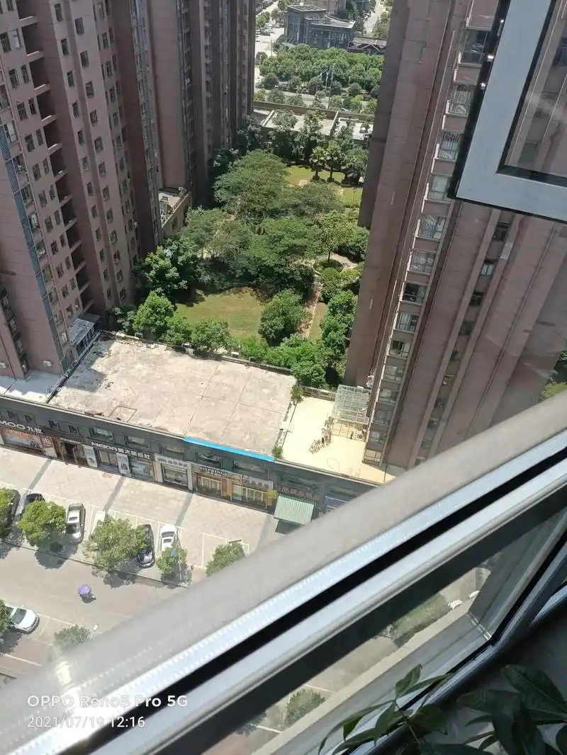 好羡慕她们的老公每个月都会回来1次,而我家的那个