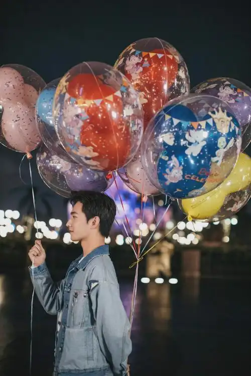 杨洋迪士尼梦幻写真