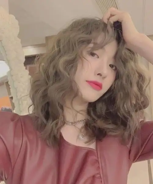 一定要尝试的蛋卷头自然蓬松显脸小