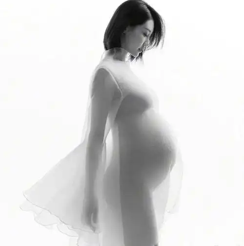 女明星怀孕只胖肚子林心如苗苗还好看到伊能静真是秀儿