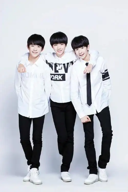 以前哥几个的照片现在看也是很炸裂的程度#tfboys
