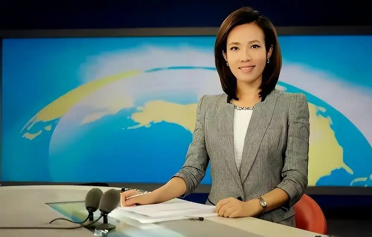 央视20年0失误的女神,46岁仍未婚的背后故事 宝晓峰是一位长相漂亮的