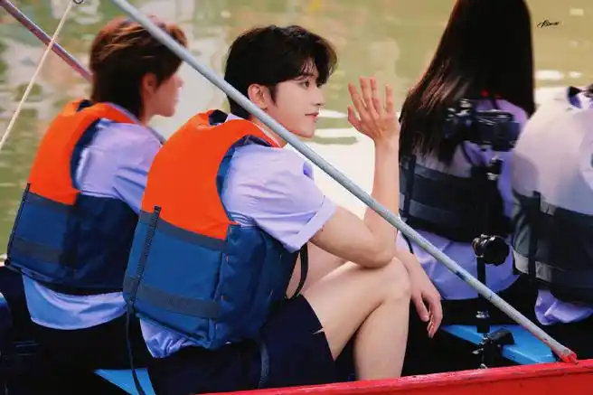 蔡徐坤泰国路透##蔡徐坤白月光学长