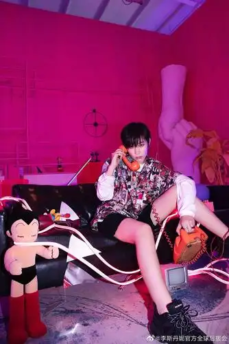 姐姐肉嘟嘟的手(李斯丹妮)