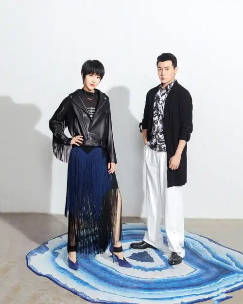 邓超,沙溢以及黄晓明等等这些,但是后来才发放现,原来陆毅和鲍蕾这一