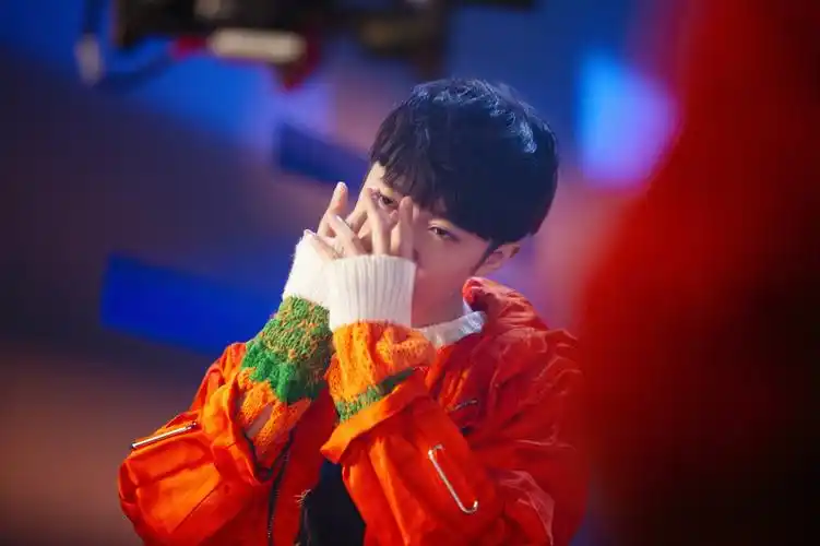 吴青峰蜂鸟官方版mv上线励志感爆表