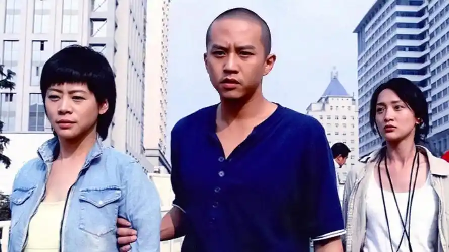 在中国电影蓬勃发展的年代还有人钟情于话剧,顿时让邓超有一种"爷青回