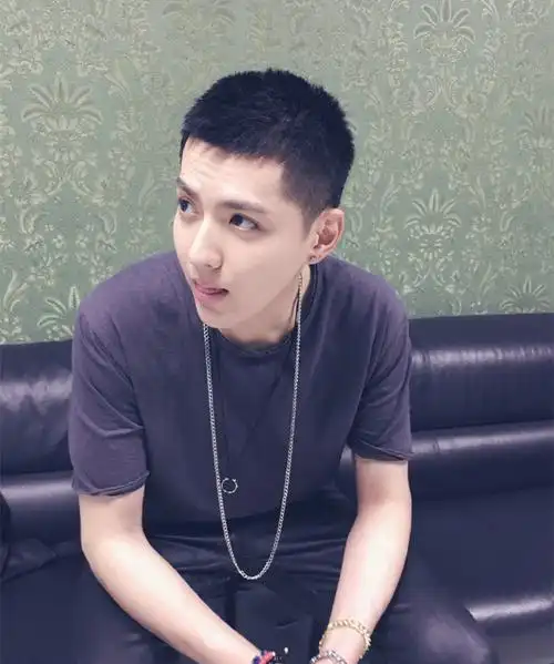 t102吴亦凡同款男女式情侣街舞酒吧夜店dj嘻哈长项链单链子蛇骨链