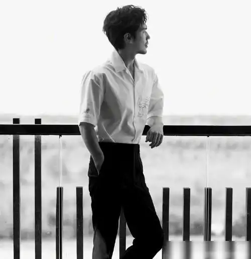 白宇因最美腰臀比上热搜女生都嫉妒的身材靠3点养成