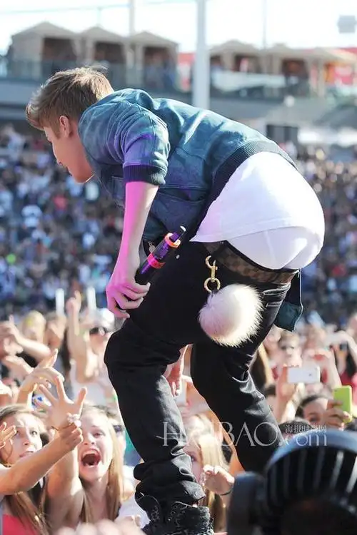 贾斯汀·比伯代言ck内衣