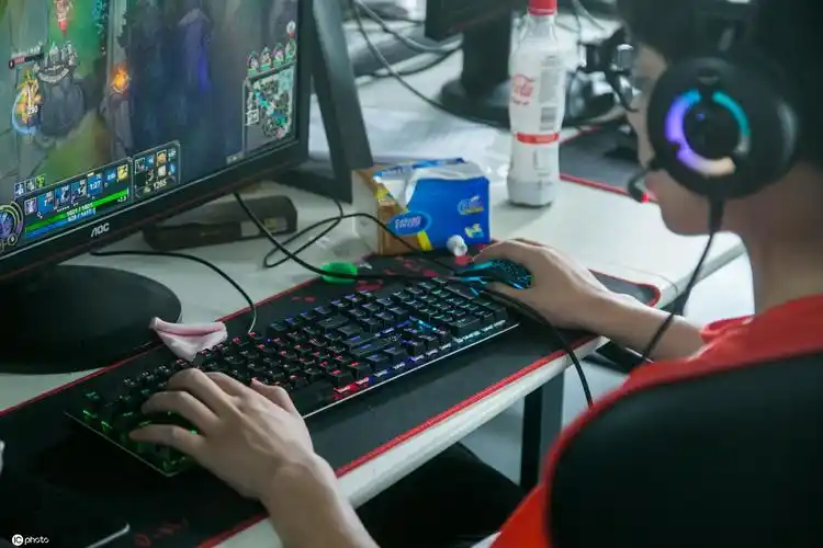 00后电竞专业大学生进省队每天打游戏近14小时