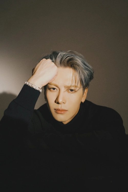 王嘉尔携手新歌,登陆科切拉舞台,简直太燃了