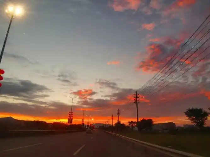 傍晚的落日黄昏