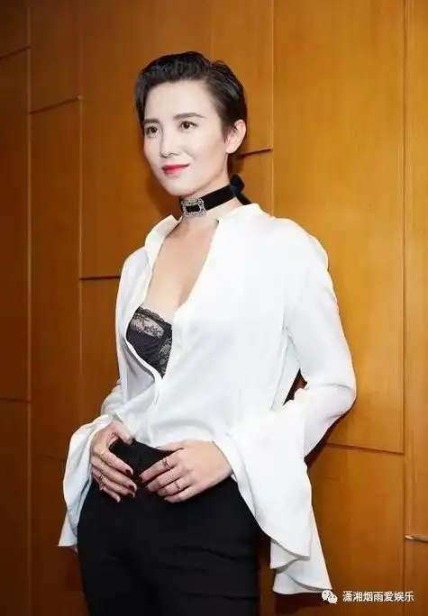 私交混乱陪睡上位,被原配曝光"咸鱼味","浪姐"小宋佳现形记