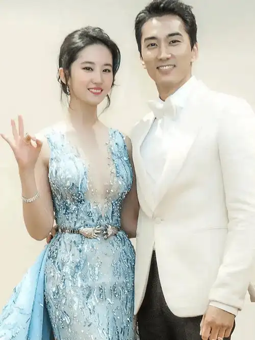 刘亦菲和宋承宪在一起的时候,真的令人羡慕,分手太可惜了_爱情_恋情